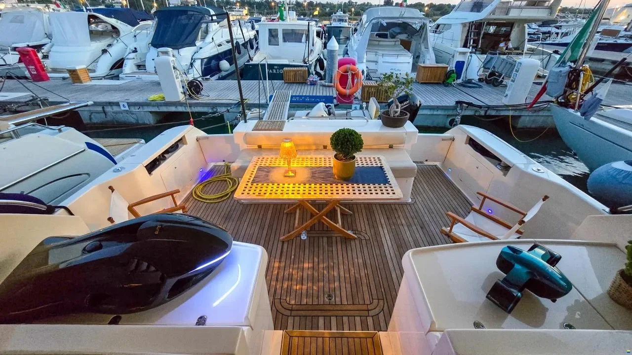 Gagliotta 52 cabin