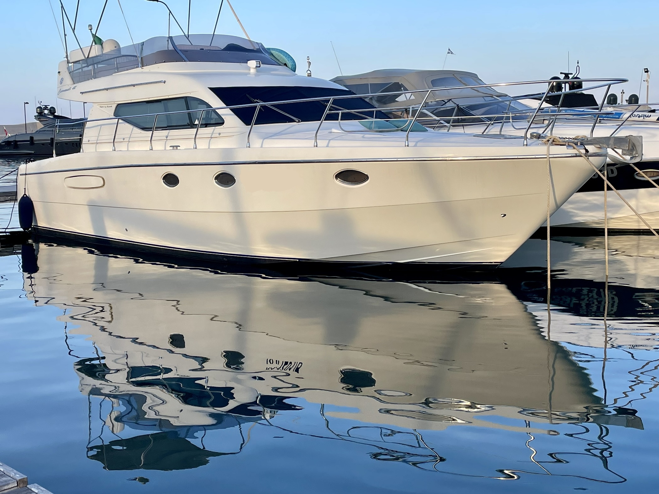 Carnevali 42 Fly cabin