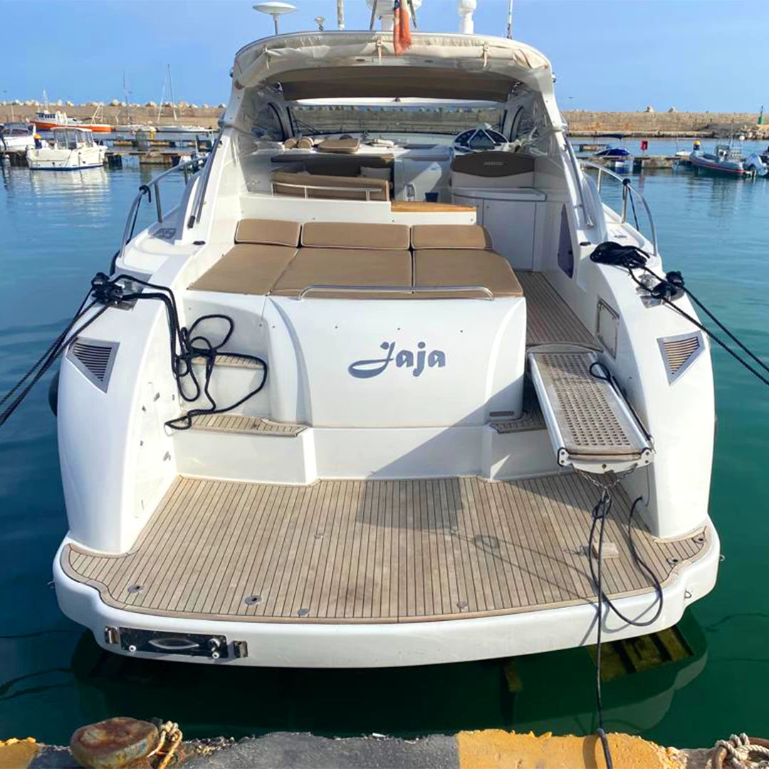 Rizzardi 45 Incredible stern platform and sunpad