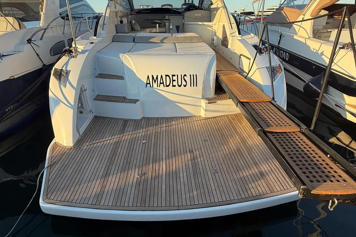 Rizzardi 45 Incredible sport cruiser in Puglia