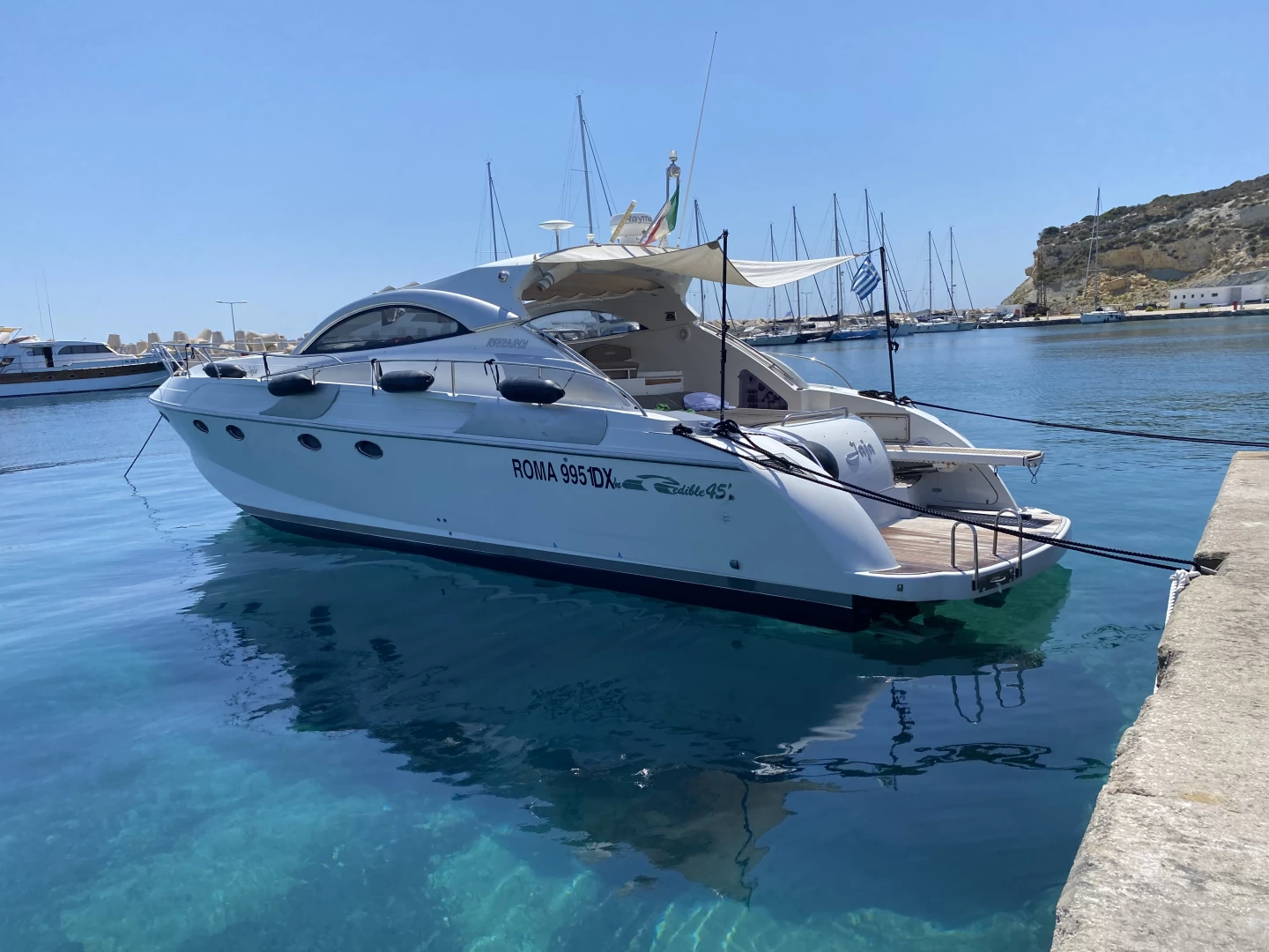 Rizzardi 45 Incredible profile in port