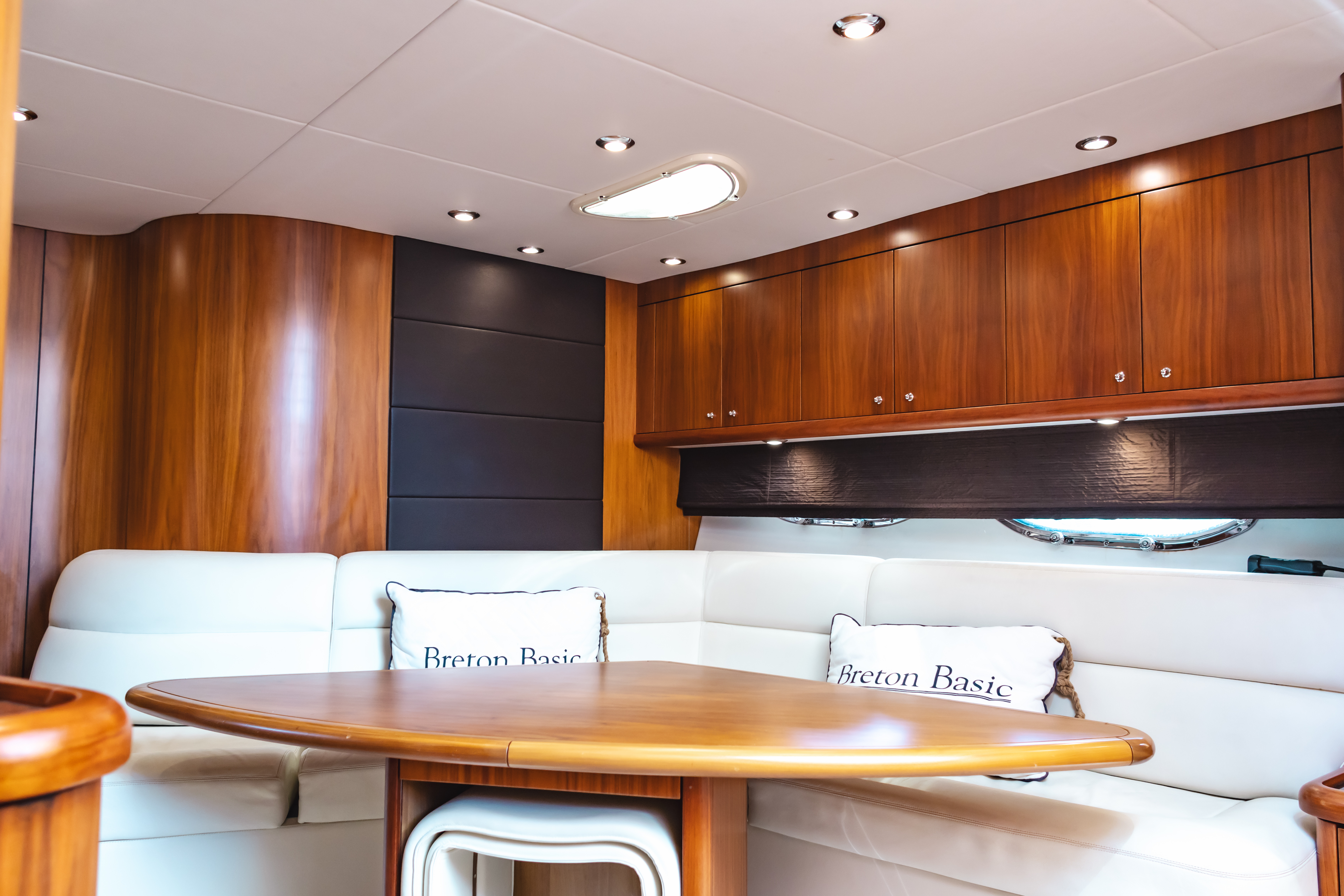 Sunseeker 53 interior saloon