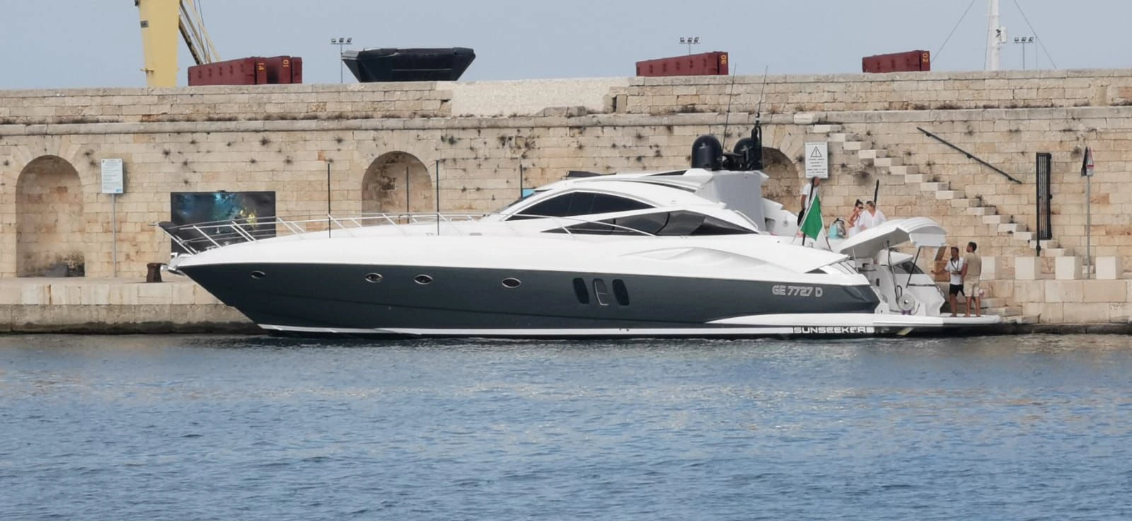 Sunseeker Predator 72